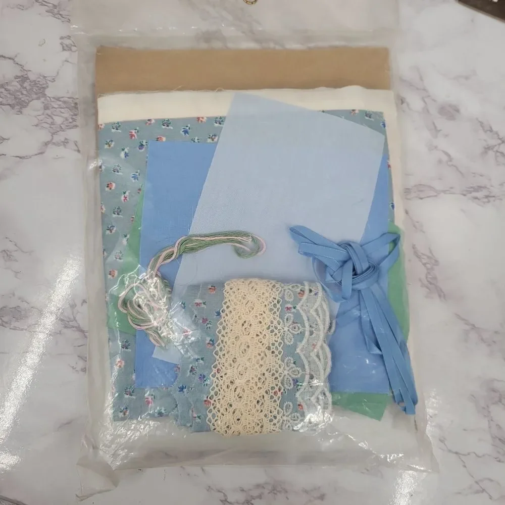 Veiled Quilting Flying Fingers Inc. #VQT-03 By Pam Bono Pillow Craft Blue Tullip
